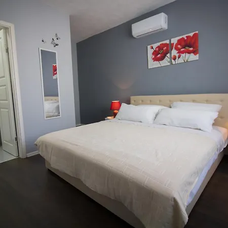 Guest house M